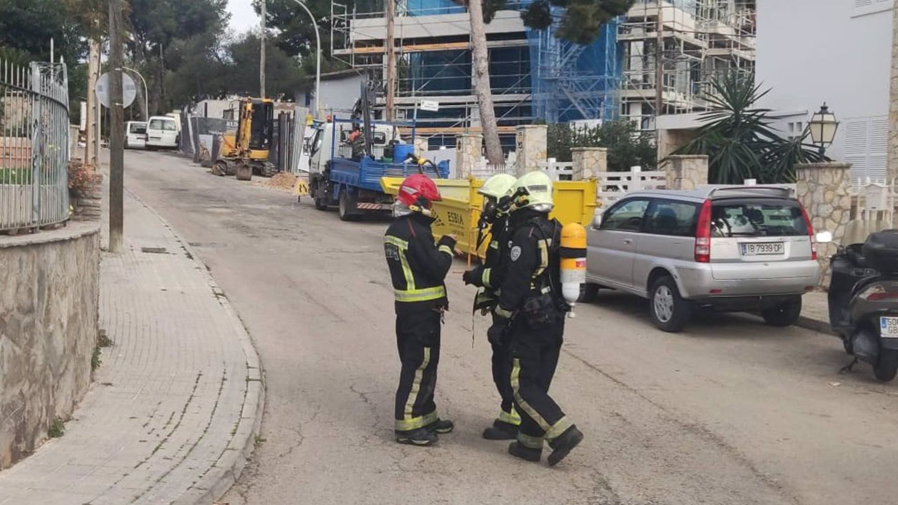Desalojados varios vecinos por un escape de gas provocado por la rotura de una tubería en Portals