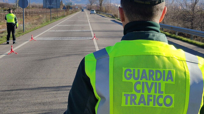 Un fallecido en Baza  tras salirse de la carretera y volcar el coche que conducía