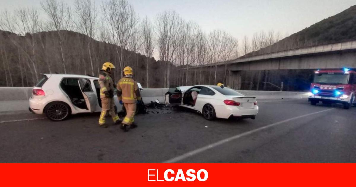 Seis heridos graves, uno de ellos menor de edad, al chocar frontalmente dos coches en Celrà