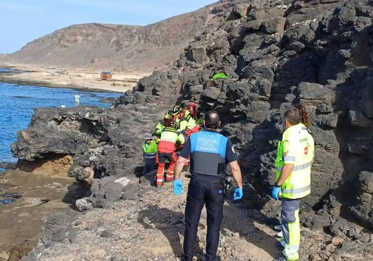 Rescatan a una persona que estaba desorientada en los acantilados del Confital