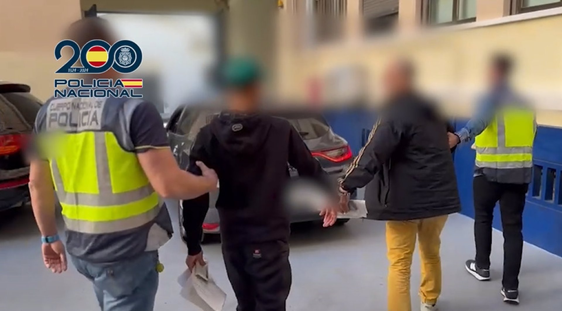 Hinchas colombianos del Deportivo de Cali detenidos por agresión a aficionados del América de Cali después del partido en Valencia
