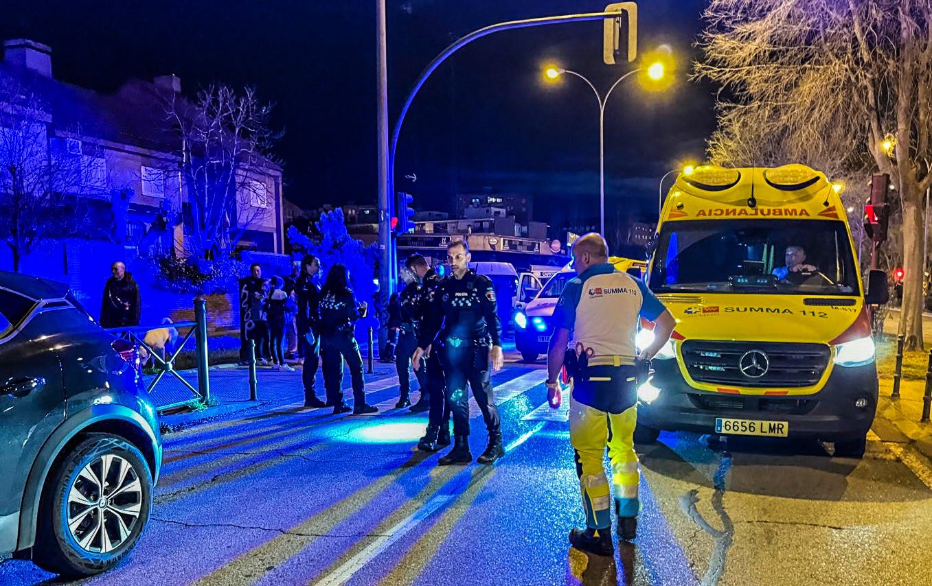 Hombre de 80 años resulta gravemente herido tras ser atropellado y desplazado por un vehículo en Fuenlabrada