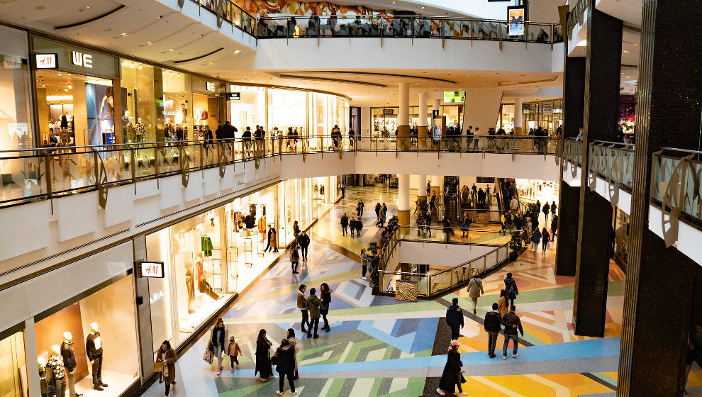 Hombre detenido en Santander por quebrantar orden de alejamiento con su expareja en centro comercial