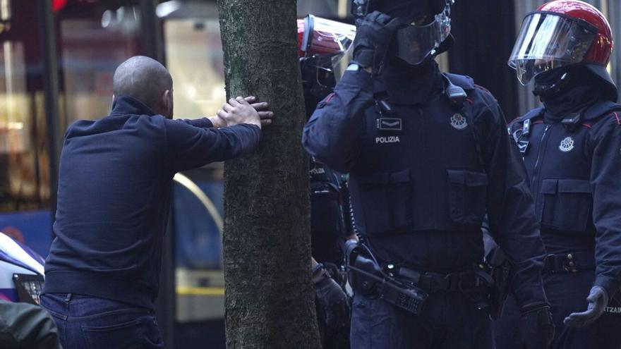 Hombres arrestados por disturbios y lesiones previos a partido entre Real Sociedad y Benfica