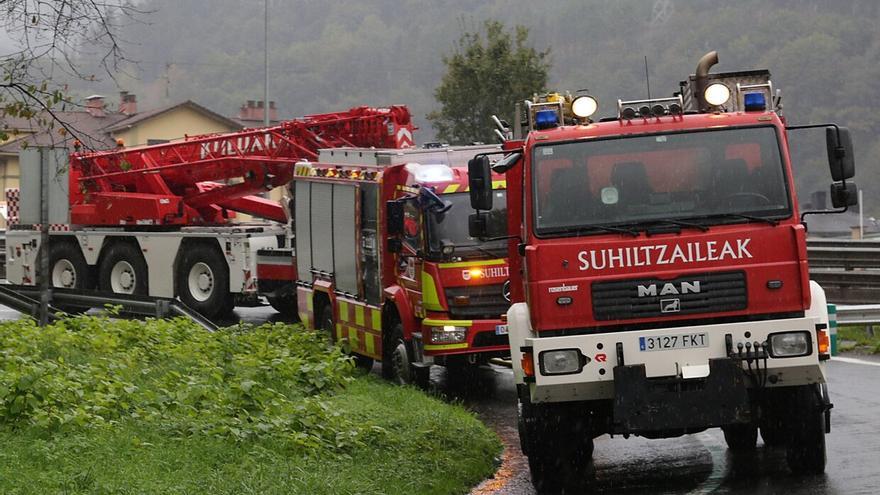 Incendio en un bloque de viviendas de Irun deja personas atrapadas