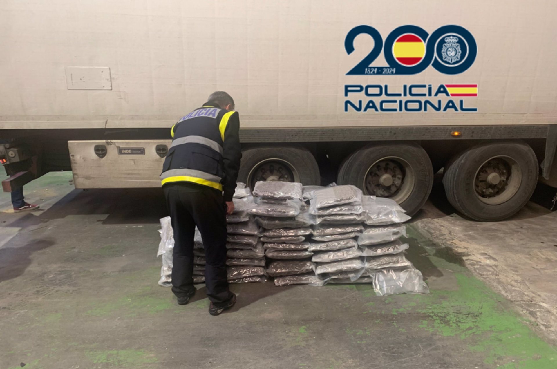 La Policía Nacional detiene al conductor de un camión con 100 kilogramos de marihuana en la A-7
