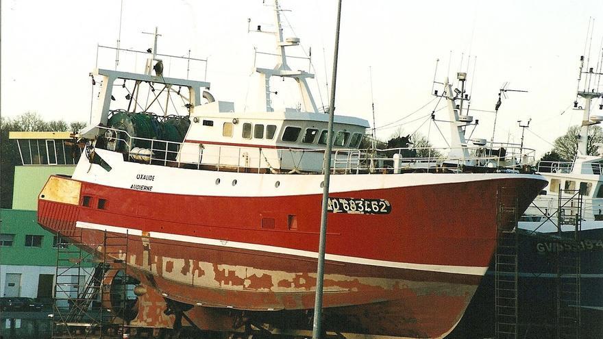 Se hunde un pesquero de 13 marineros frente a Pasaia