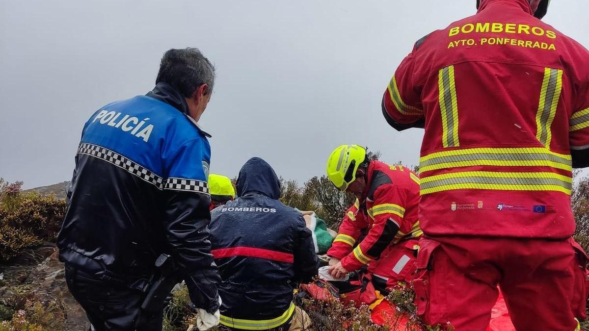 Rescatan a cazador herido en una zona de difícil acceso tras accidente con su propio rifle