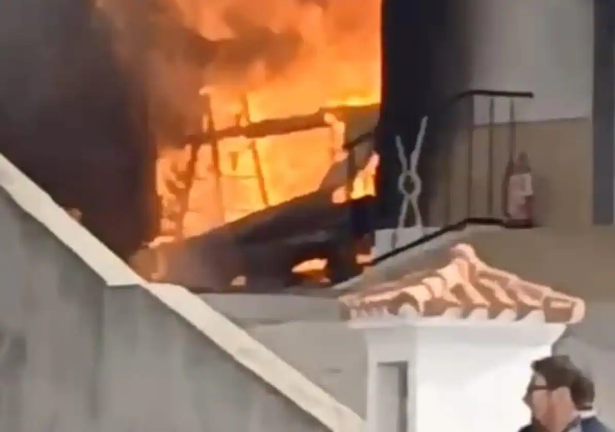 Tragedia en Aspe: Un hombre fallece y otro resulta herido grave en un incendio por explosión de butano