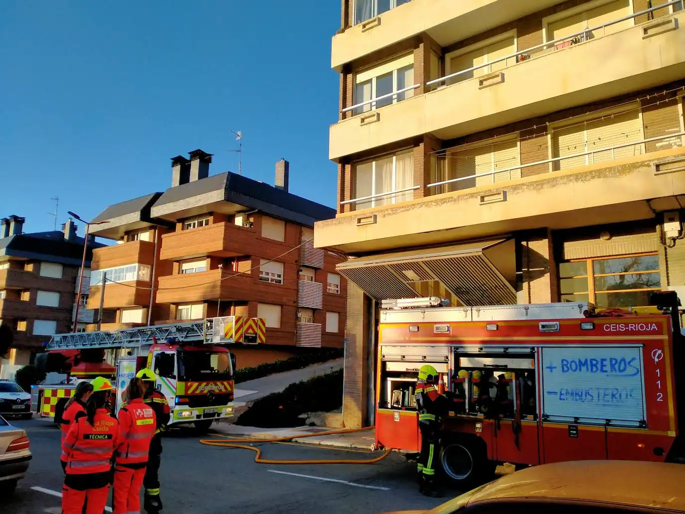 Fallece un hombre de mediana edad en un incendio en un bajo en Haro