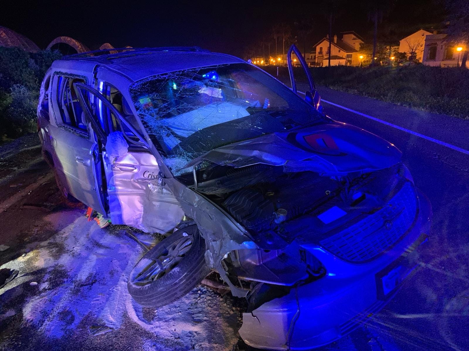 Así quedó uno de los coches en el siniestro de Palos
