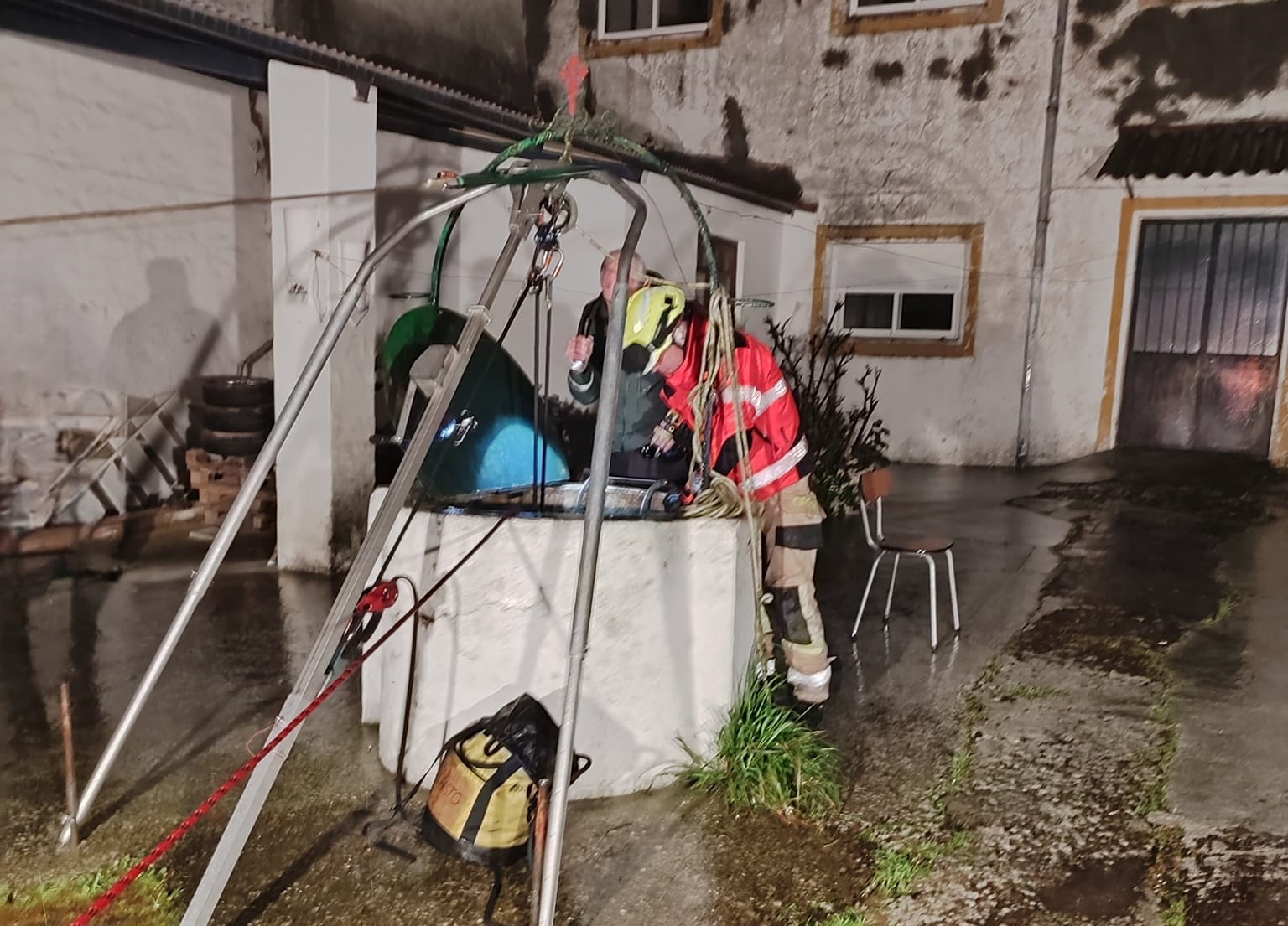 Fallece tras precipitarse al interior de un pozo