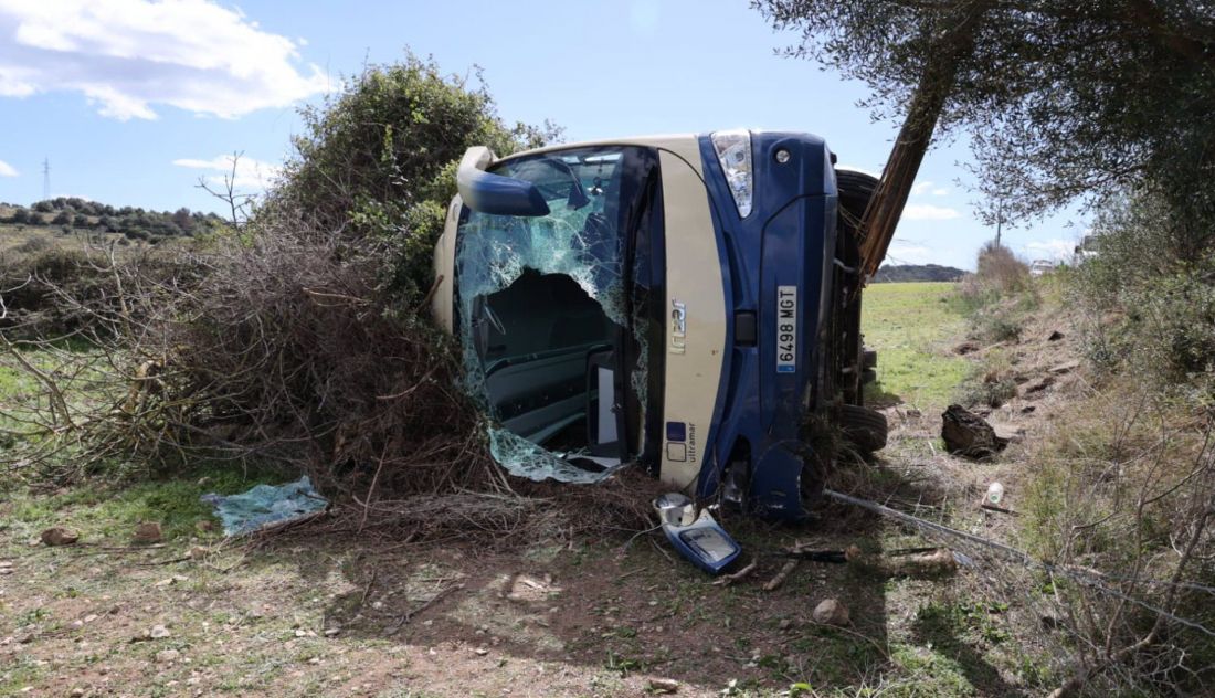 Un autobús del imserso con turistas de Castilla y León vuelca en Mallorca