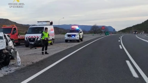 Choque frontal en Arén deja dos heridos graves y un joven ileso en la N230