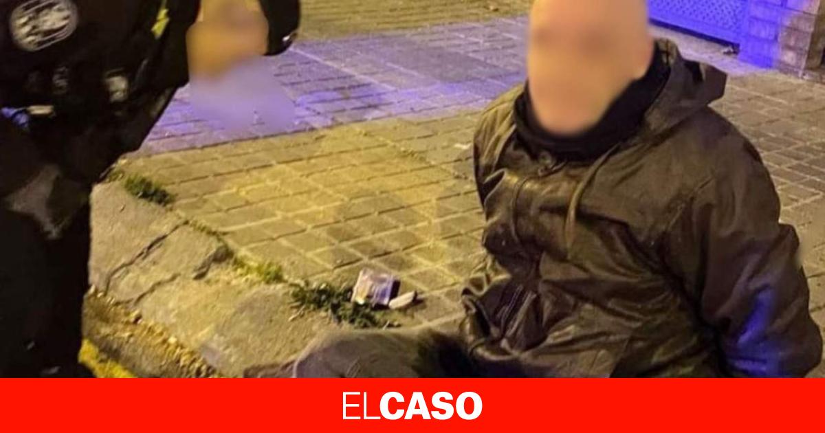 Conductor de ciclomotor embiste a un policía local y desata persecución policiaca hasta Badalona