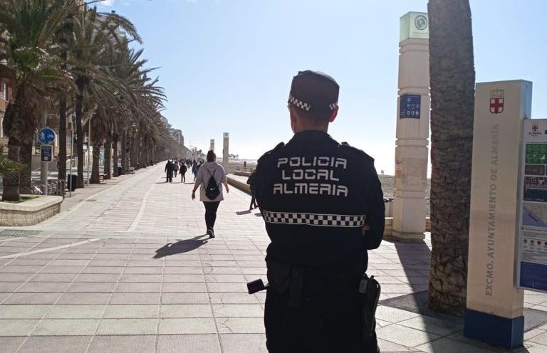 Agente de la Policía Local de Almería. - Ayuntamiento