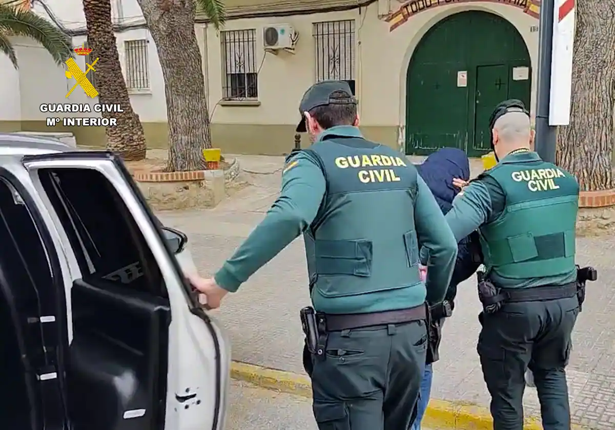 La Guardia Civil desmantela una banda dedicada a robos y fraudes a personas mayores en Valencia