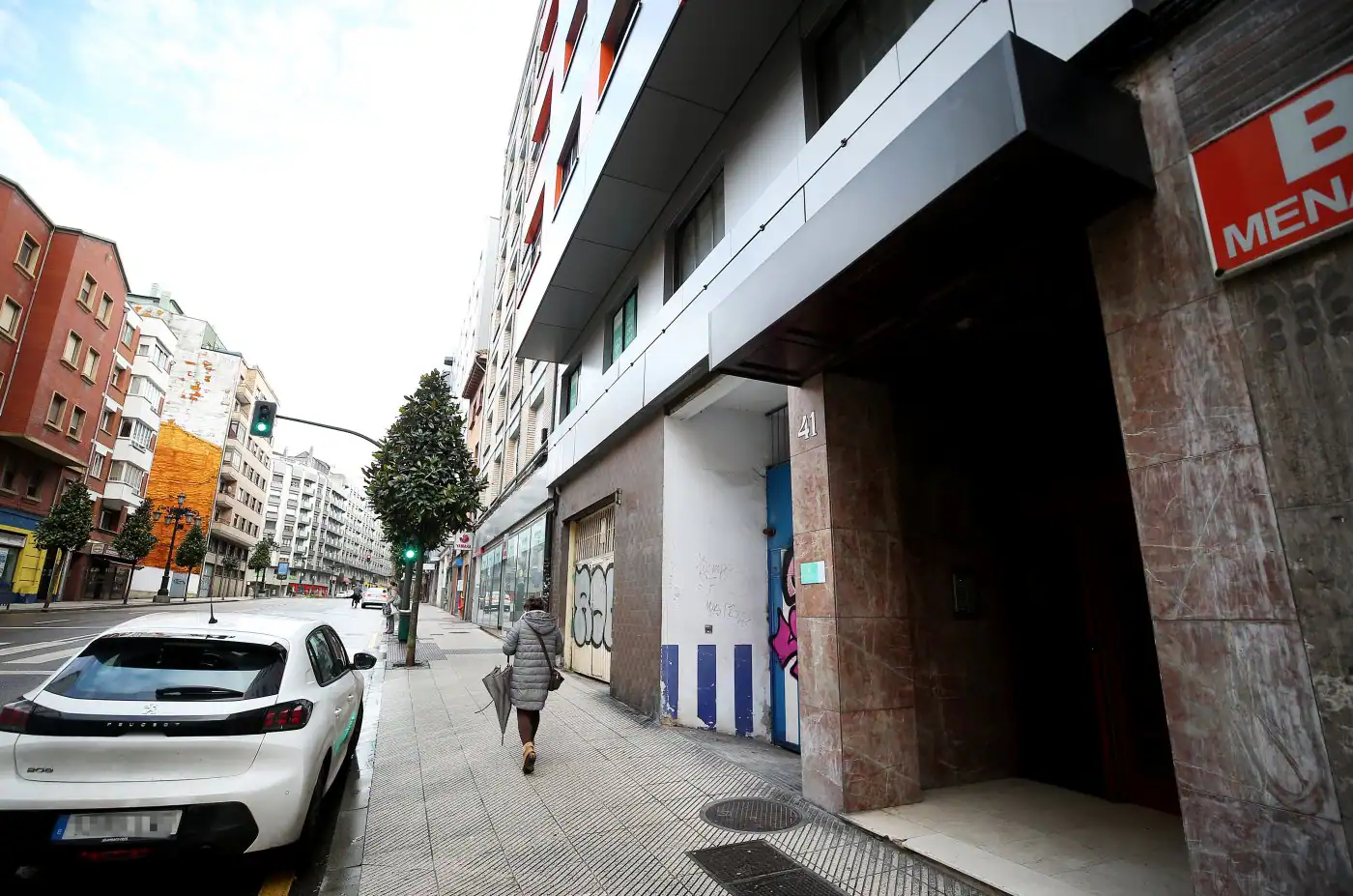 Detenido un hombre de 42 años por agredir a su pareja en un piso de Oviedo