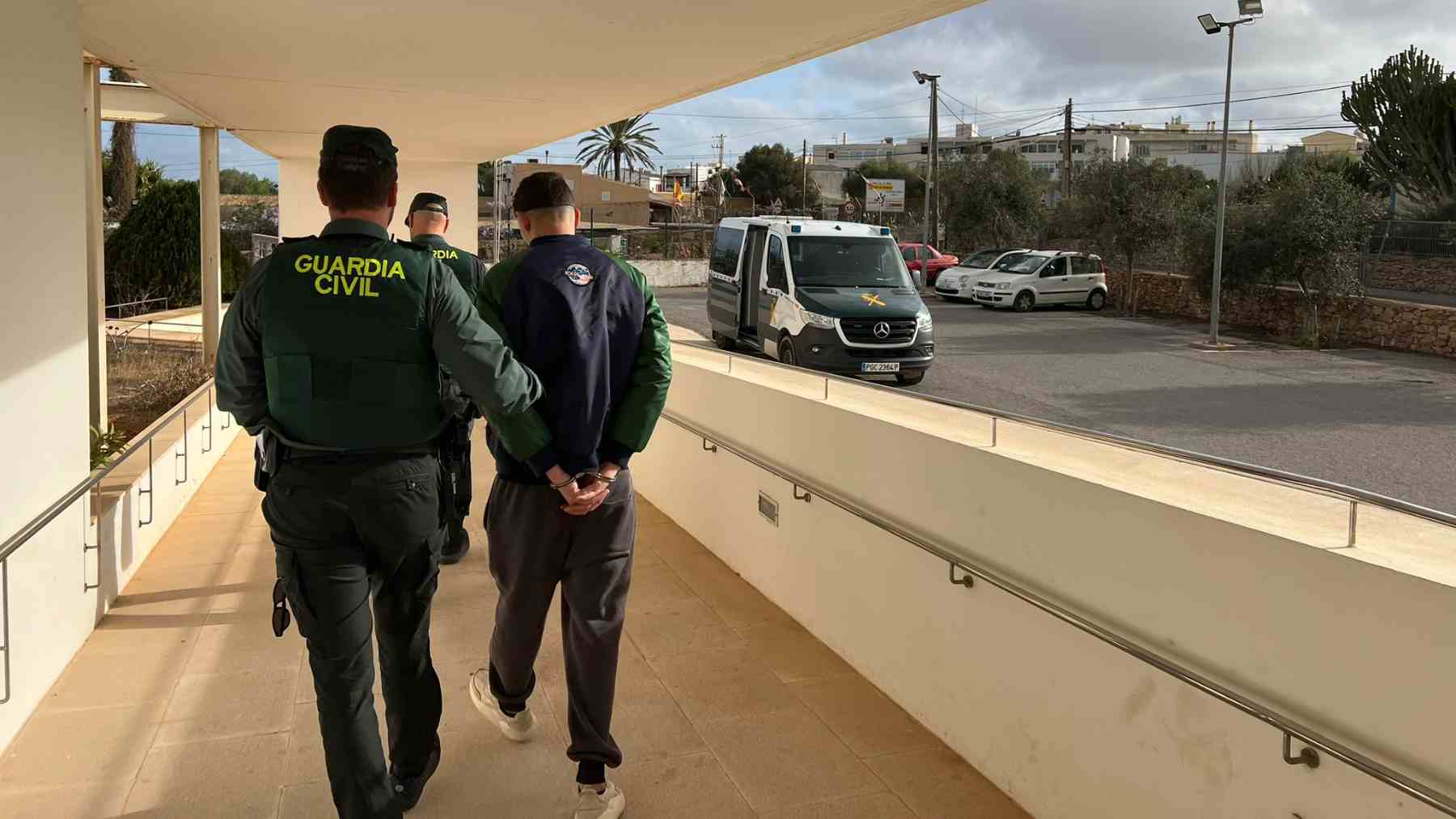 Detenido en Formentera un presunto ladrón serial de vehículos y comercios