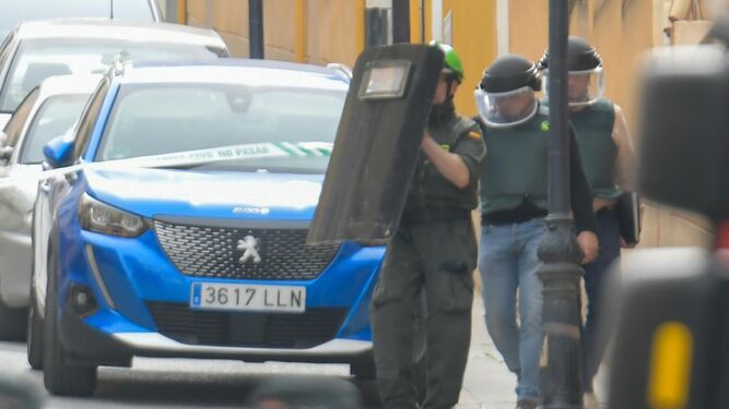 Detenido en Las Gabias tras amenazar con explosión de bombonas de butano: acumula más de 40 denuncias de vecinos por daños y desórdenes públicos