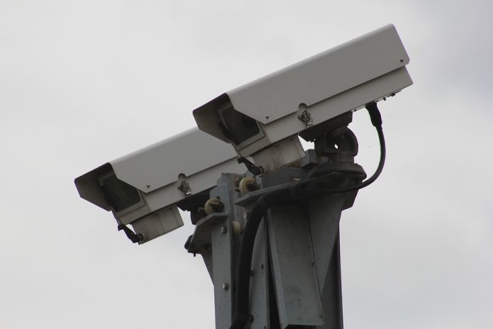 Vitoria justifica 17 cámaras de vigilancia citando a 