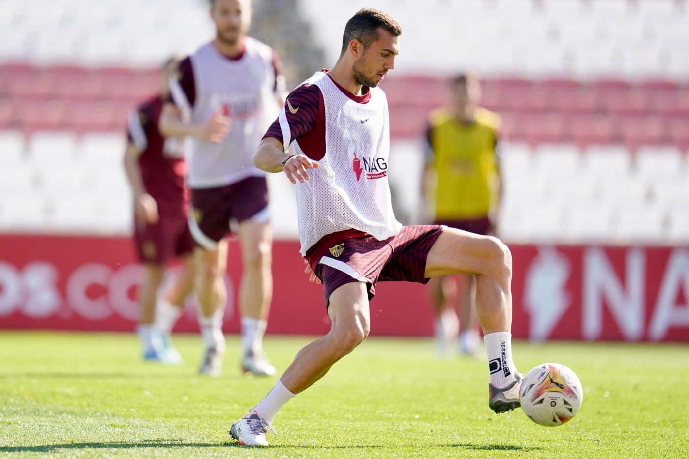 El Sevilla busca prolongar su racha positiva enfrentando al colista Almería