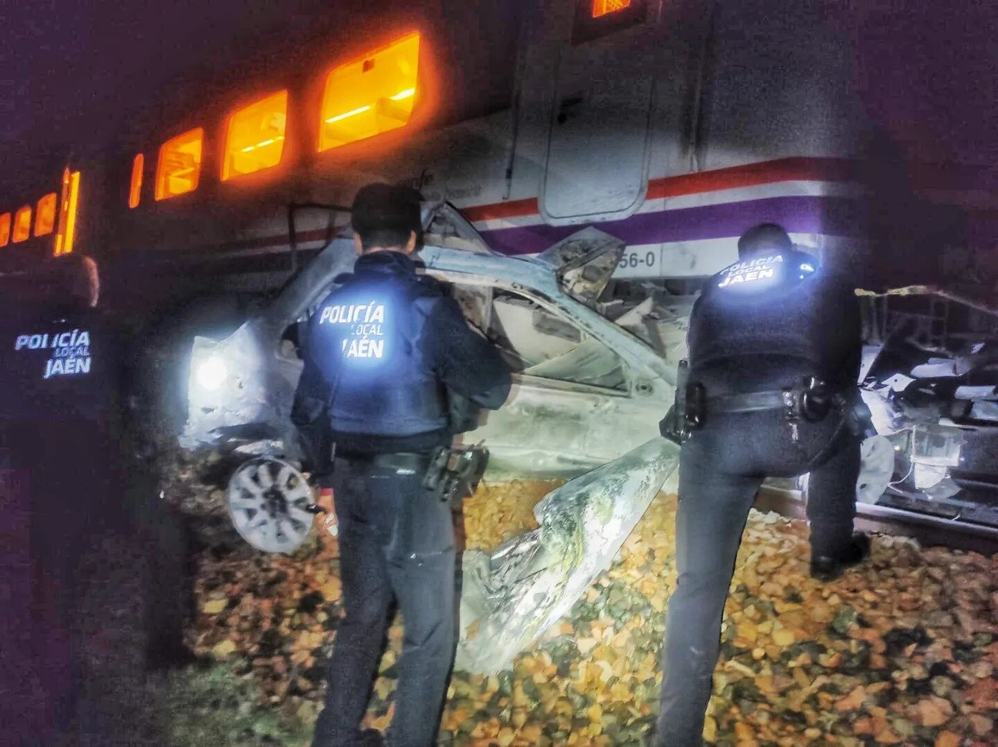 La Policía investiga si el coche arrollado por un tren era robado