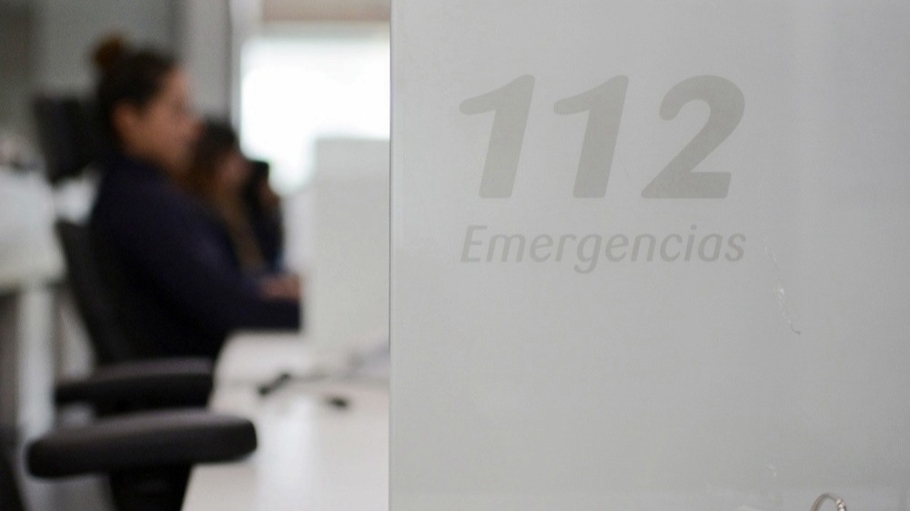 Hallan el cuerpo sin vida de una persona dentro de una furgoneta incendiada en un descampado