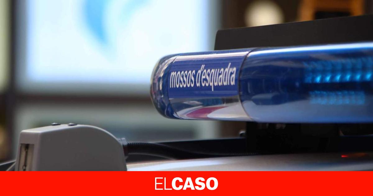 Unos ocupas atacan violentamente a la policía para evitar que lleven a un chico a un centro de menores en Salt