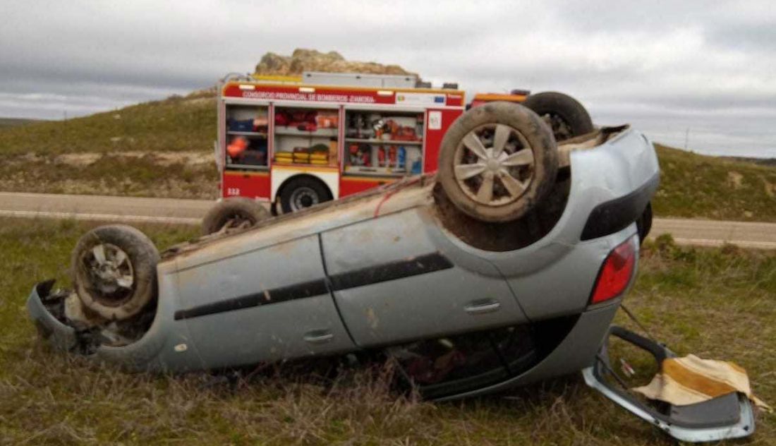 Hombre de 70 años resulta herido tras accidentarse en Pueblica de Campeán