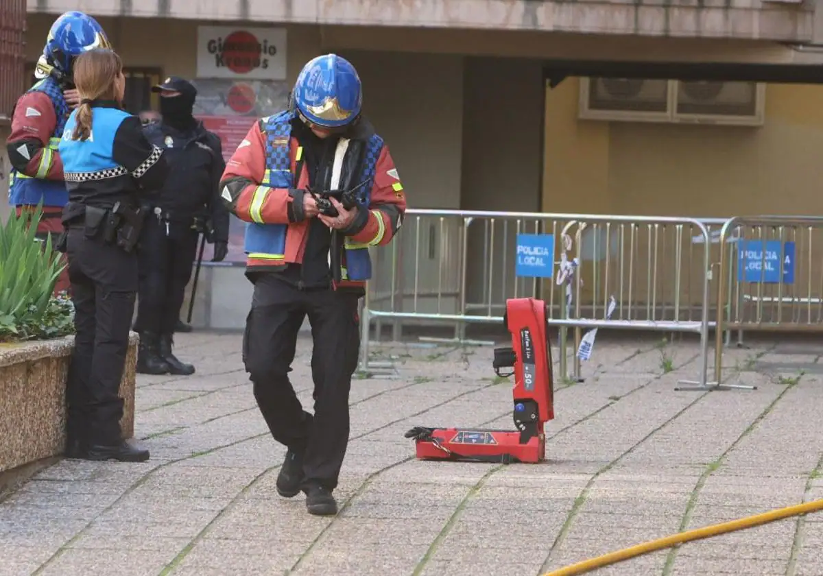 Incendio en Salamanca obliga al desalojo de un edificio y deja una mujer herida por quemaduras y un bebé afectado por inhalación de humo