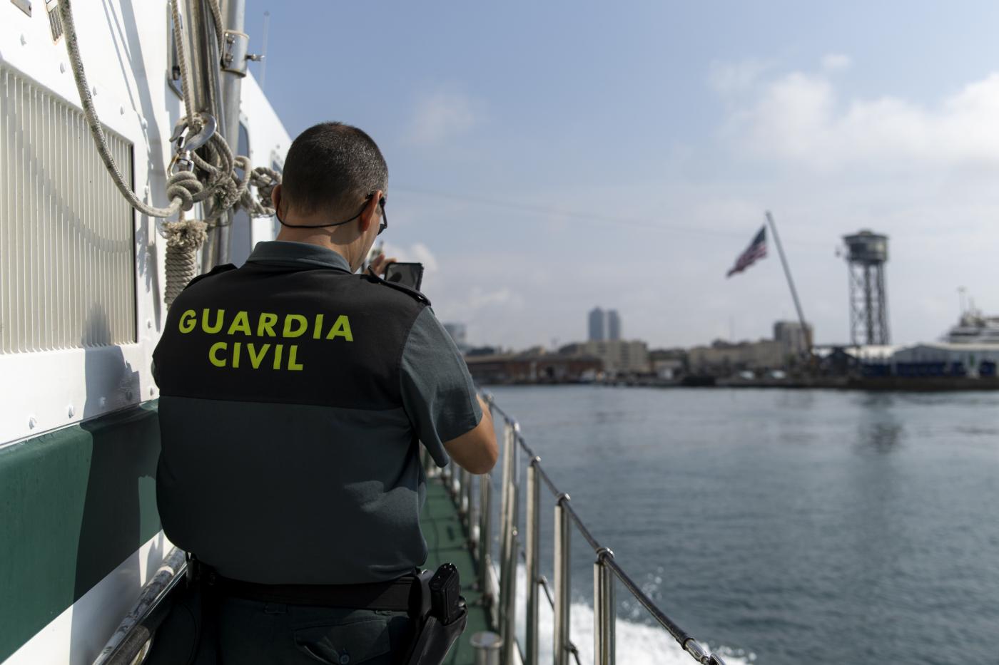 La Guardia Civil sigue la pista de siete narcolanchas en el litoral almeriense a la espera de mejores condiciones climáticas para interceptarlas