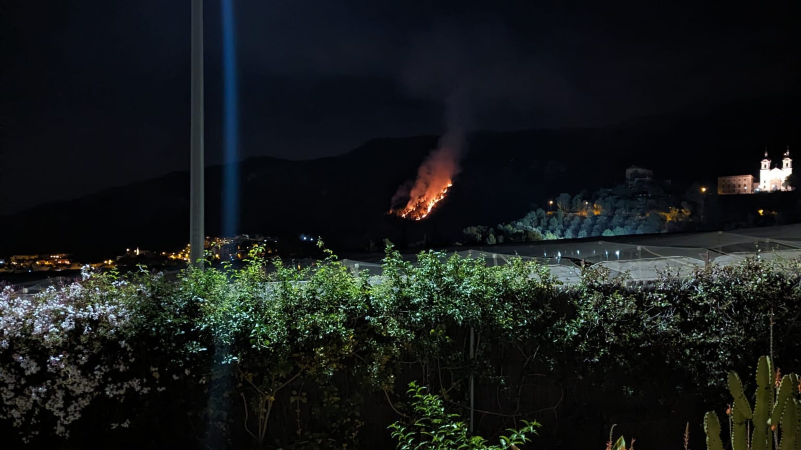 Ola de incendios azota Murcia: investigan origen provocado y Ayuntamiento refuerza la vigilancia con drones