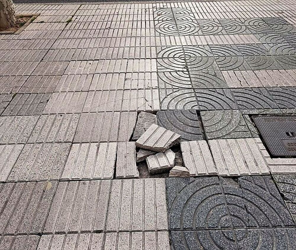 Palentina sufre grave lesión y demanda al Ayuntamiento tras torcerse el tobillo por baldosas rotas en la avda. Valladolid