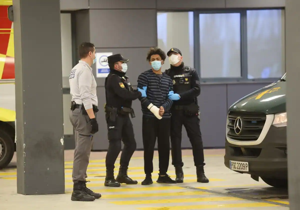 El preso fugado en Salamanca regresa al hospital antes de volver a Topas