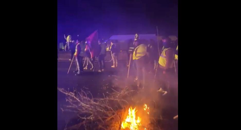 VÍDEO | Corte total de la A-6 en Benavente: nuevas protestas del campo