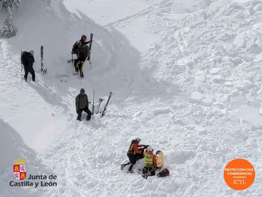 Rescatan a esquiadora herida en la Laguna Negra de los Picos de Urbión