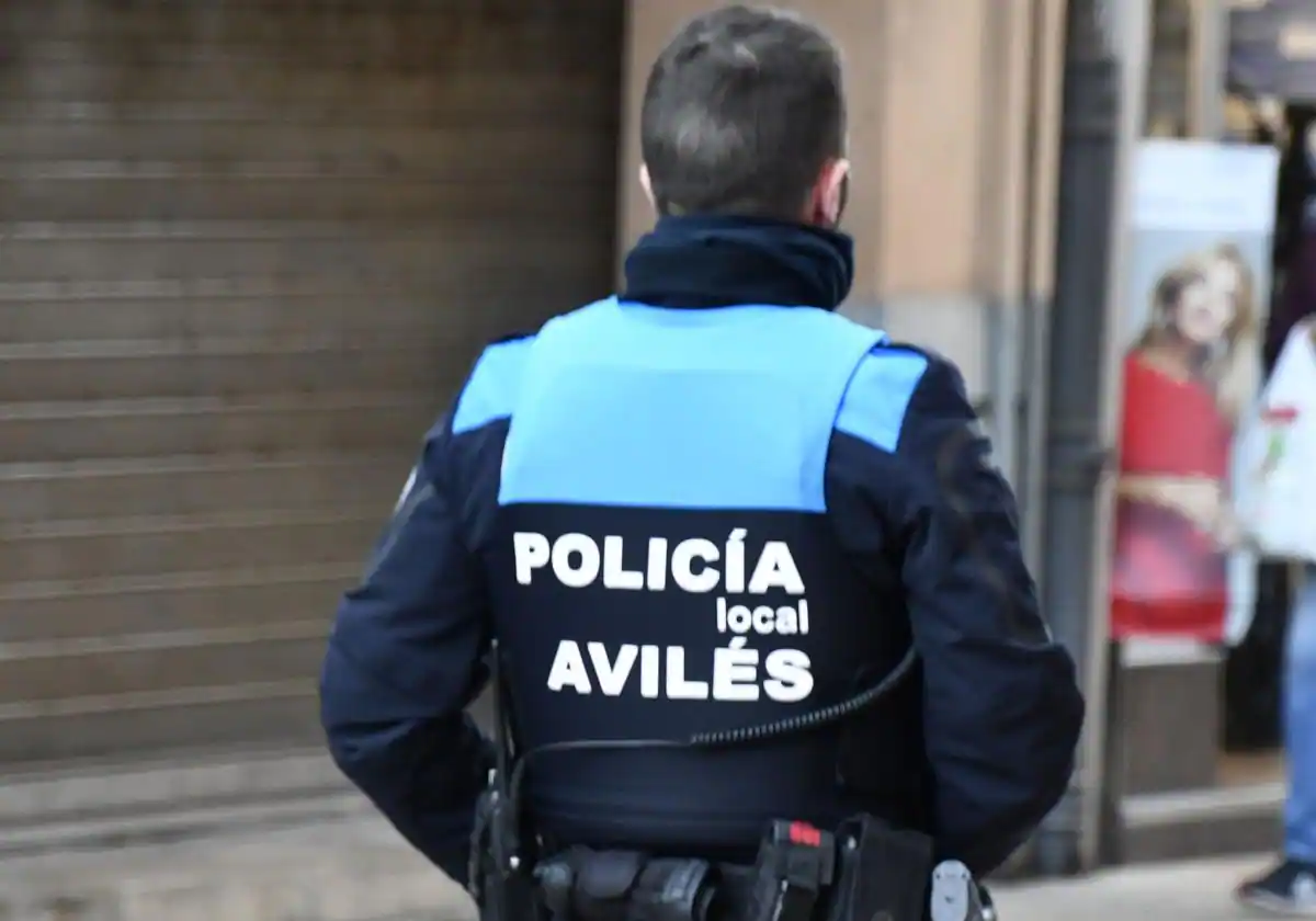Sujeto en Avilés amenaza de muerte a su pareja y su hijo con armas blancas: Pánico en la ciudad
