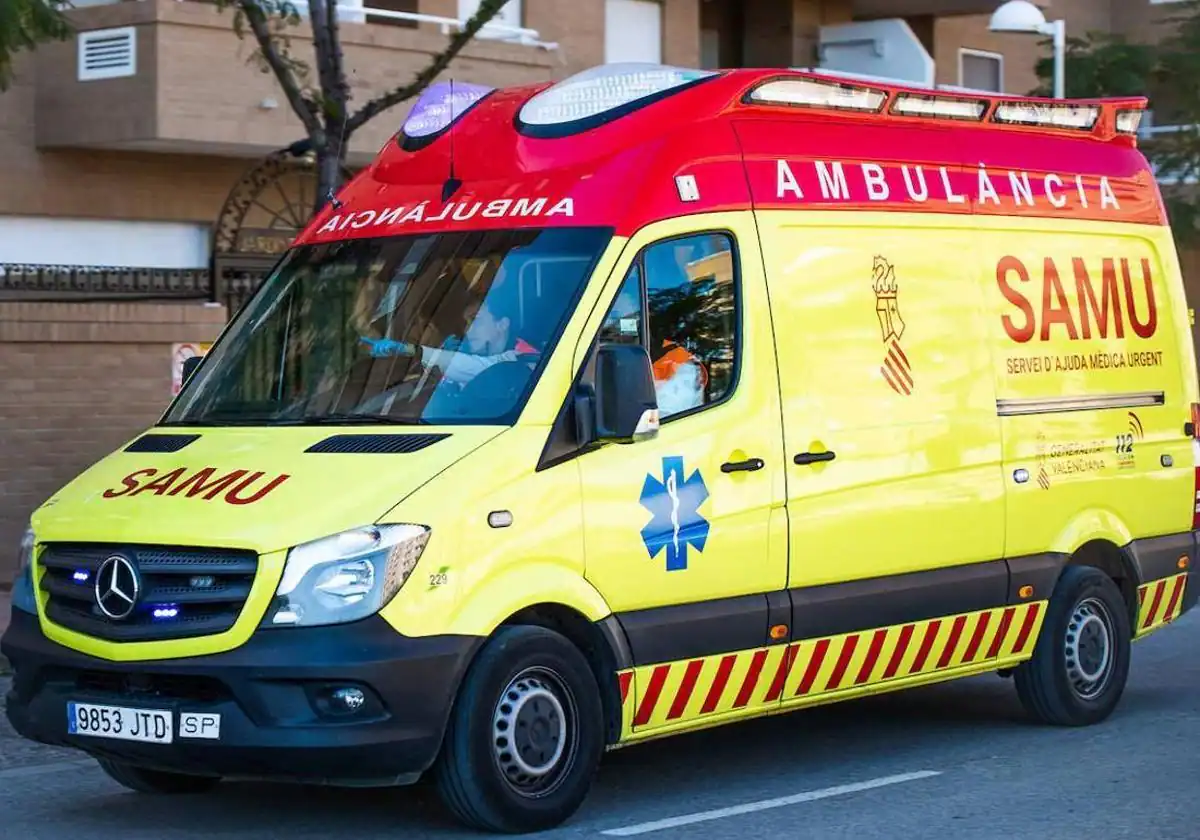 Un joven de 18 años muere electrocutado en Carlet tras subirse a un poste eléctrico