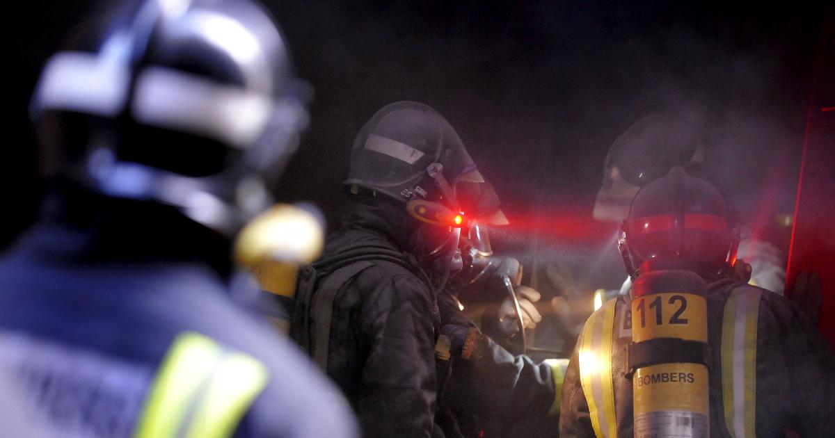 Tres muertos y 15 heridos en el incendio de una vivienda en Alicante