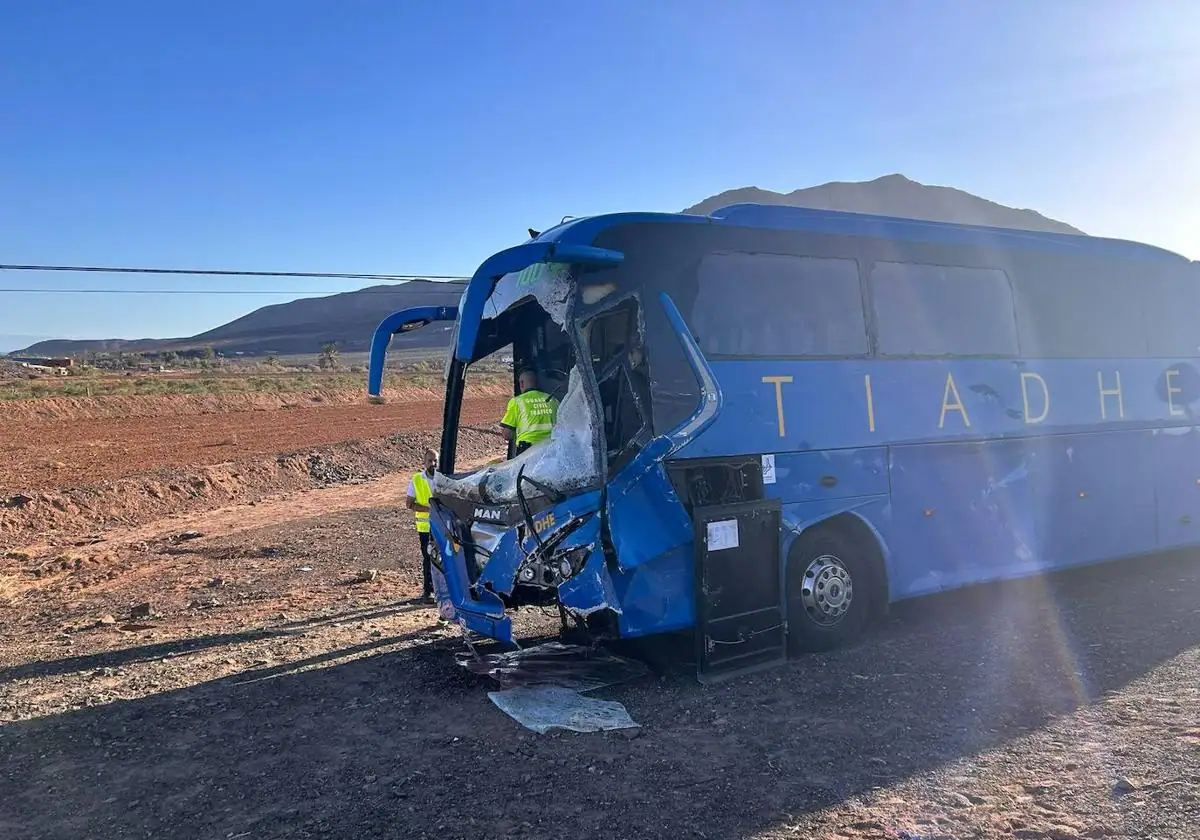 Grave accidente en Fuerteventura: 27 heridos, tres graves, tras chocar una guagua con dos coches