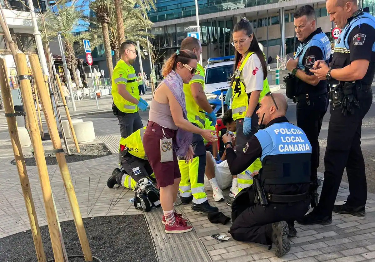 Varón de 31 años sufre aparatosa caída en Arrecife mientras circulaba con su patinete eléctrico