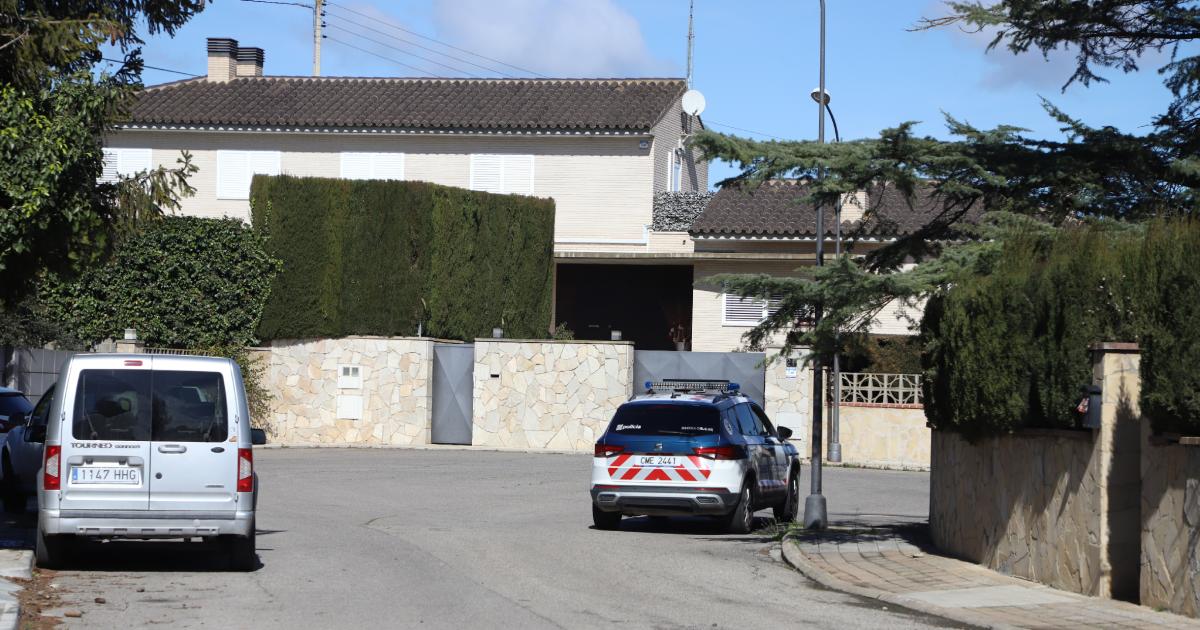 Herido al dispararse por accidente con una pistola en su casa en Lleida