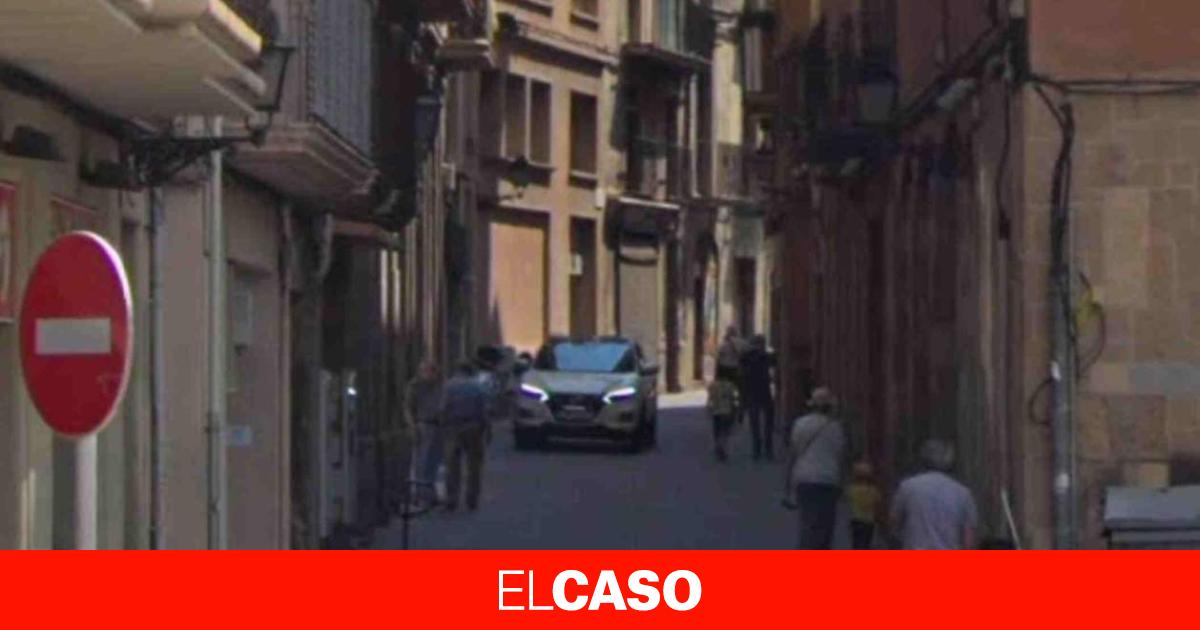 A oscuras por unos ocupas en Manresa: hacen una conexión ilegal y dejan el edificio sin luz durante tres días
