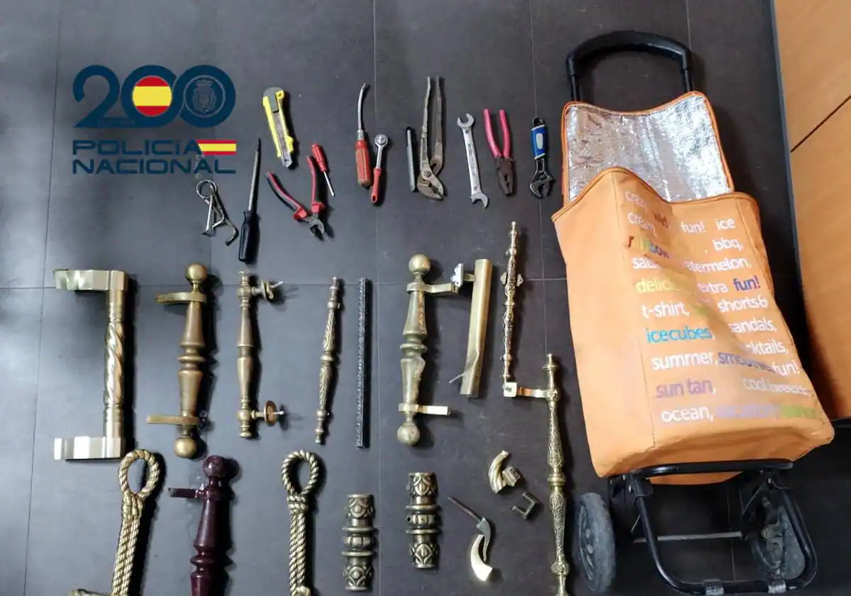 Oleada de robo de pomos de puertas y ventanas en edificios de Alicante