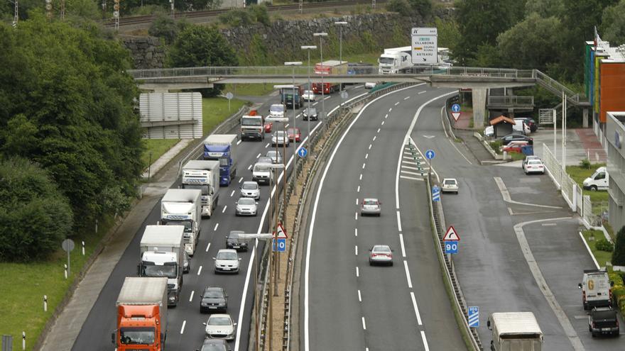Accidente en Villabona: retenciones y tráfico parado
