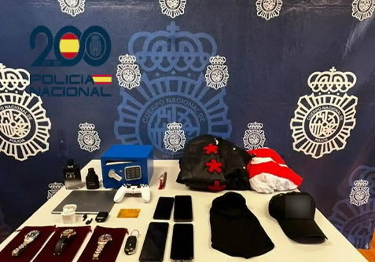 Guardan una caja fuerte robada en el maletero y les pillan en un control en Elche