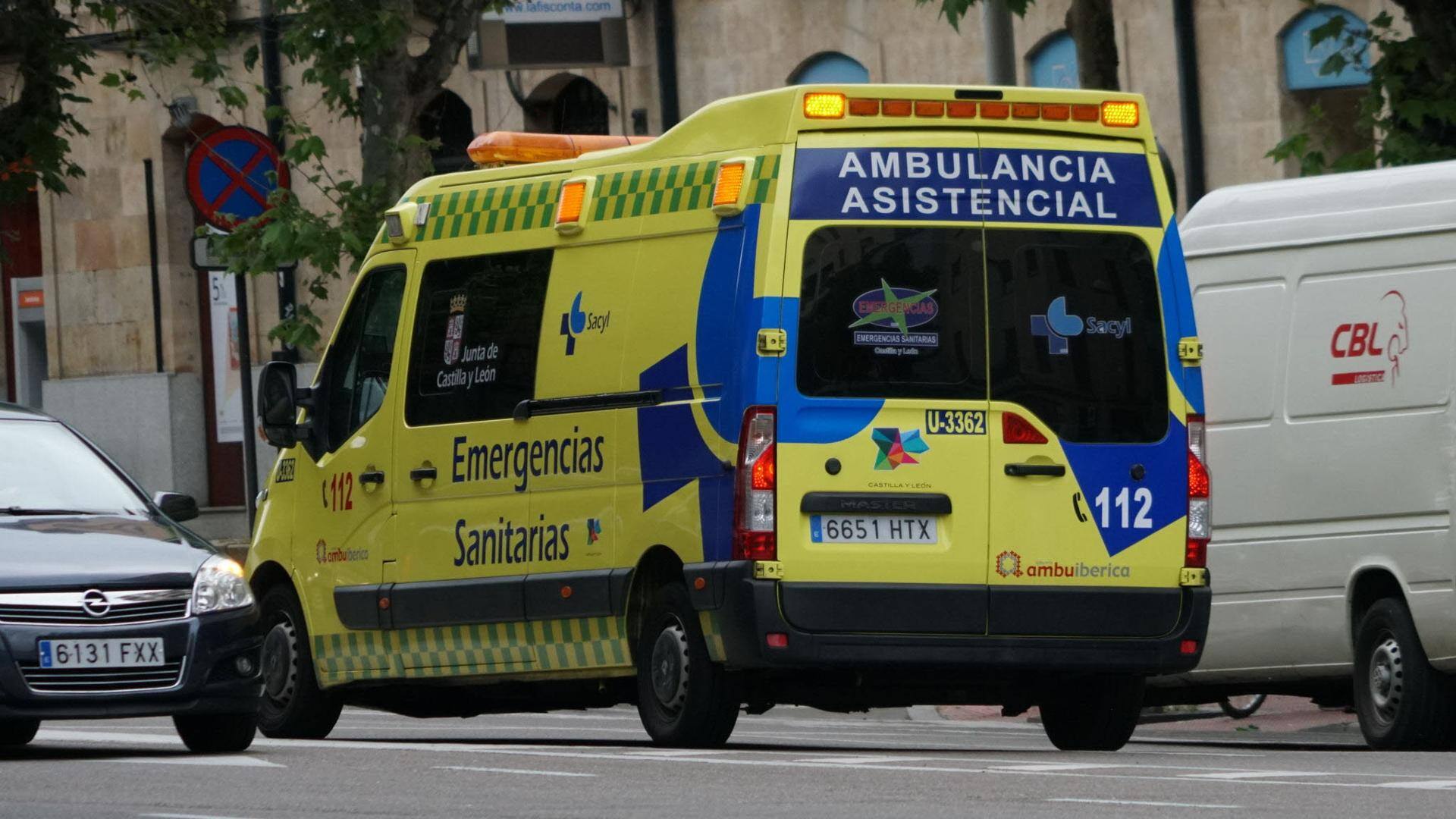 Accidente en Alba de Tormes: Tractor pierde hierro y impacta contra un turismo dejando a una mujer herida