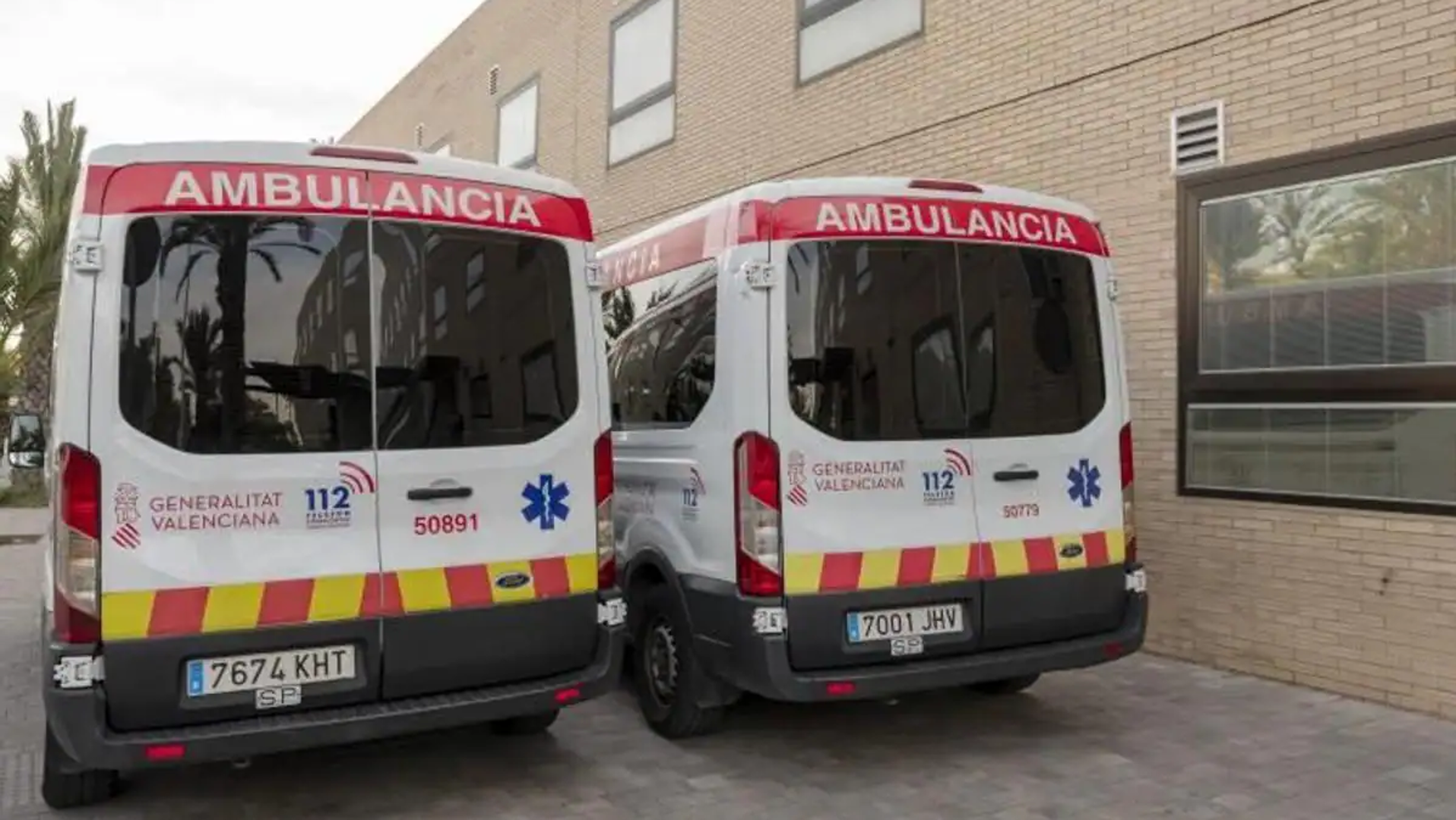 Accidente en Alicante deja dos mujeres heridas tras volcar un coche en la avenida Elche