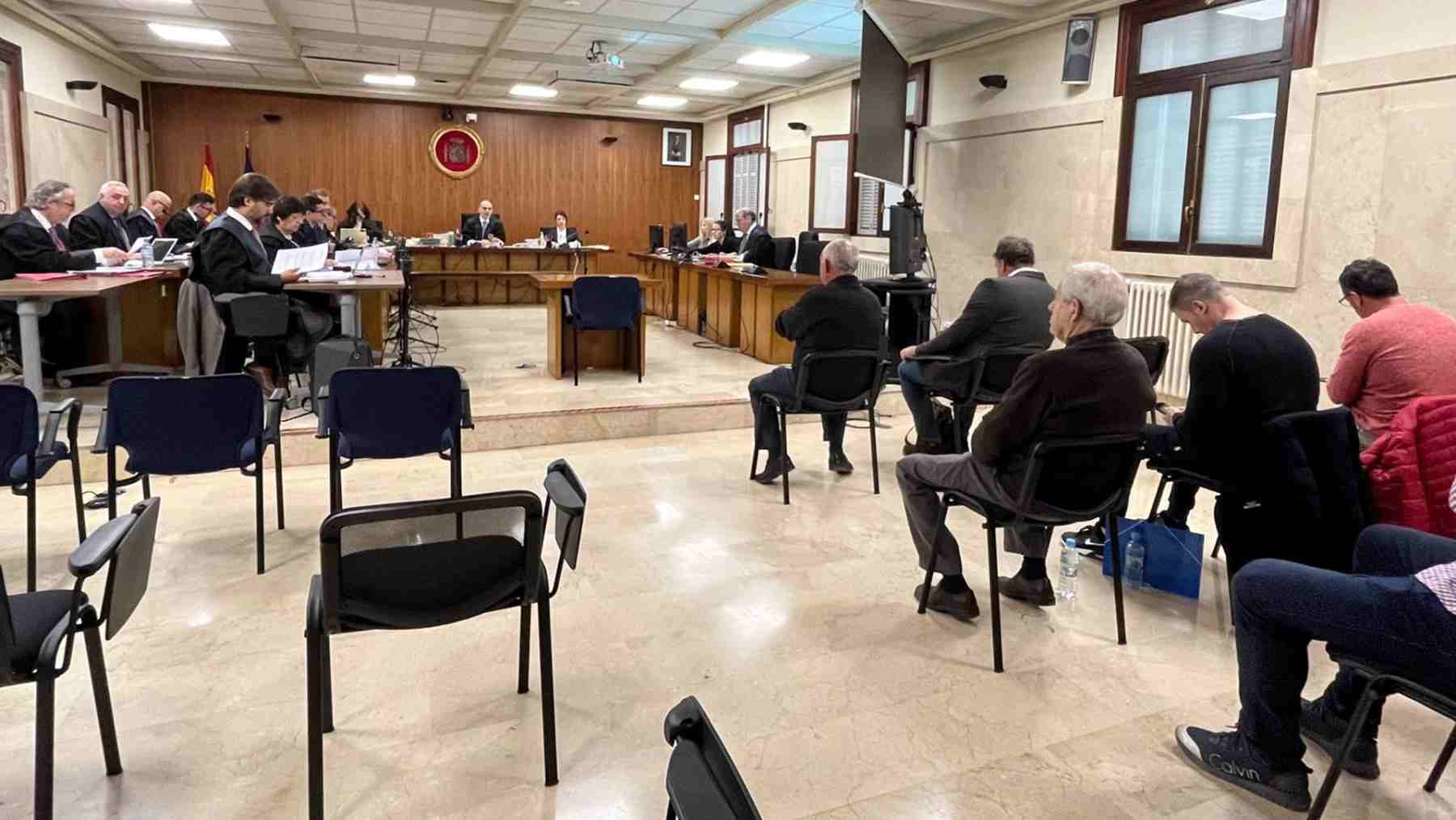 Un agente, sobre un subinspector juzgado por sobornos: «Me dijo que iba de putas y que todos lo hacían»